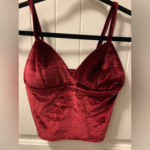 5/$25 Item NWT Fast Fashion Festive Bralette Crop - Picture 1 of 4
